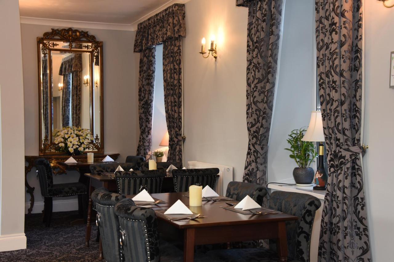 The Llanelwedd Arms Hotel Builth Wells Exterior foto